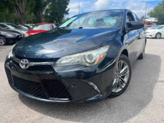 Used 2016 Toyota Camry SE image 1