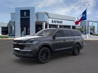 New 2025 Lincoln Navigator Reserve w/ Jet Appearance Package image 1