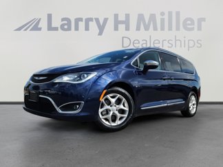 Certified 2020 Chrysler Pacifica Limited image 1