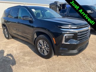 Used 2024 Chevrolet Traverse LT image 1