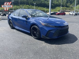 Used 2025 Toyota Camry SE image 1