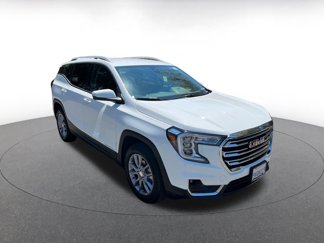 Used 2024 GMC Terrain SLT image 1