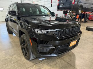 Certified 2024 Jeep Grand Cherokee Altitude image 1