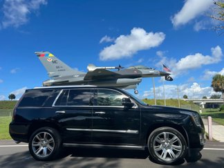Used 2015 Cadillac Escalade Platinum image 1