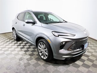 Used 2025 Buick Encore GX Avenir w/ Avenir Technology Package image 1