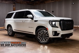 Used 2024 GMC Yukon XL Denali Ultimate image 1