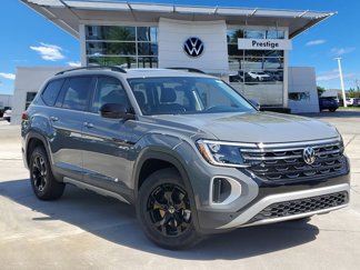 New 2025 Volkswagen Atlas Peak Edition SE image 1