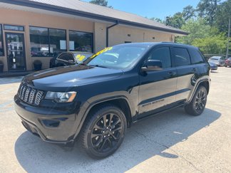 Used 2020 Jeep Grand Cherokee Altitude image 1