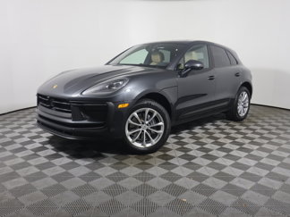 Certified 2025 Porsche Macan image 1
