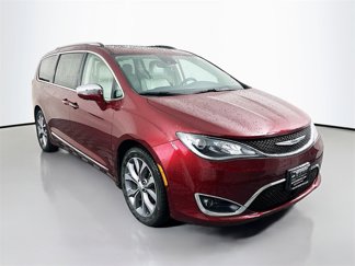 Used 2020 Chrysler Pacifica Limited w/ Tire & Wheel Group image 1
