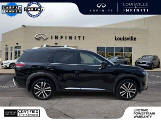 Used 2025 Nissan Pathfinder Platinum image 1