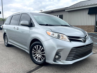 Used 2020 Toyota Sienna XLE image 1