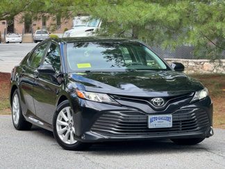 Used 2018 Toyota Camry LE image 1