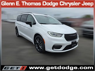 New 2025 Chrysler Pacifica Limited image 1
