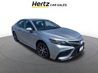 Used 2024 Toyota Camry SE image 1