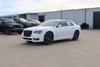 New 2023 Chrysler 300 Touring L image 1