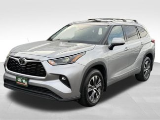 Used 2022 Toyota Highlander XLE image 1