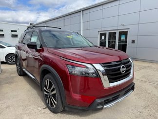New 2025 Nissan Pathfinder Platinum image 1