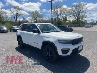 New 2025 Jeep Grand Cherokee Limited w/ Black Appearance Package image 1