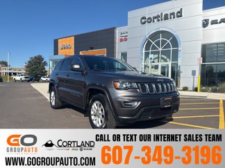 Used 2021 Jeep Grand Cherokee Laredo image 1