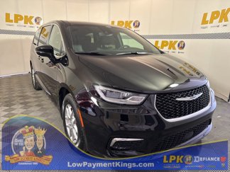 New 2025 Chrysler Pacifica Select image 1