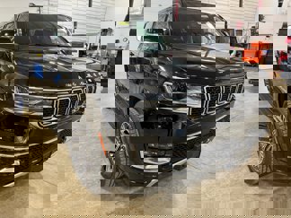 Used 2024 Jeep Wagoneer L Series II w/ Flexible Seating Group image 1