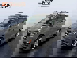 Used 2022 Chrysler Pacifica Touring-L image 1