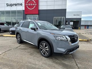 New 2025 Nissan Pathfinder Platinum image 1