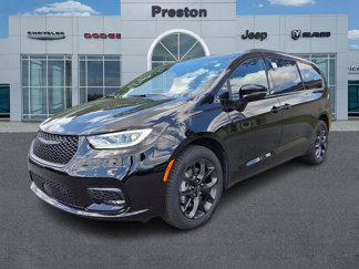 New 2026 Chrysler Pacifica Limited image 1