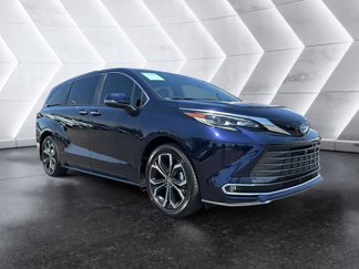 Used 2025 Toyota Sienna Platinum image 1