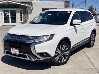 Used 2020 Mitsubishi Outlander SE image 1