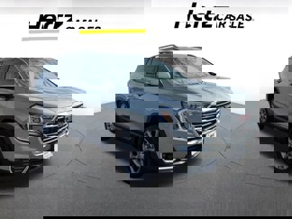 Used 2024 GMC Terrain SLT image 1