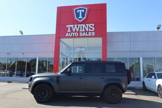 Used 2025 Land Rover Defender 110 image 1