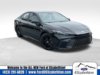 Used 2025 Toyota Camry SE image 1