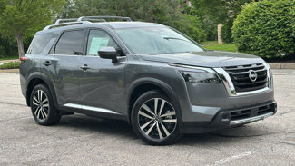 New 2025 Nissan Pathfinder Platinum image 1