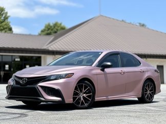 Used 2021 Toyota Camry SE image 1