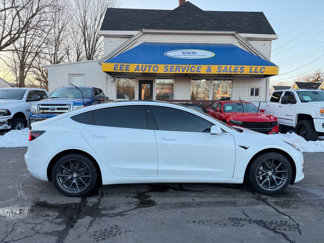 Used 2020 Tesla Model 3 Standard Range Plus image 1
