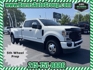 Used 2022 Ford F350 Limited image 1