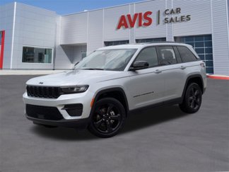 Used 2024 Jeep Grand Cherokee Altitude image 1