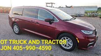 Used 2023 Chrysler Pacifica Touring-L image 1