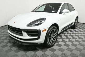 Used 2025 Porsche Macan image 1