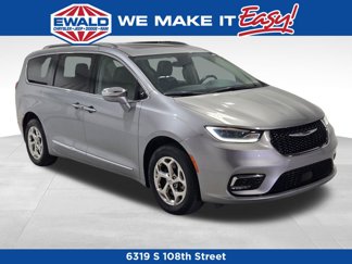 Certified 2021 Chrysler Pacifica Limited image 1
