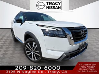 New 2025 Nissan Pathfinder Platinum image 1