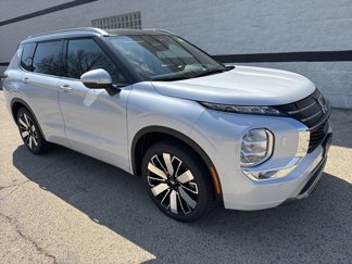 New 2025 Mitsubishi Outlander SEL image 1