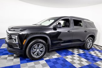 Used 2024 Chevrolet Traverse LT image 1