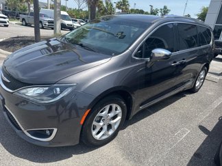 Used 2020 Chrysler Pacifica Limited image 1