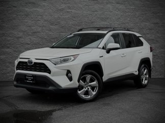 Used 2021 Toyota RAV4 XLE Premium image 1