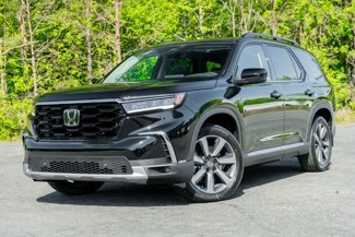 New 2025 Honda Pilot Touring image 1