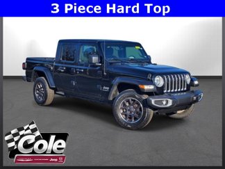 Used 2023 Jeep Gladiator Overland image 1
