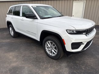 New 2025 Jeep Grand Cherokee Laredo image 1